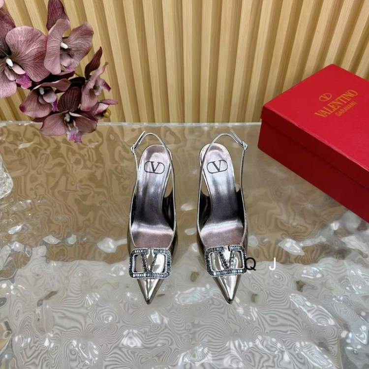 Picture of Valentino Shoes _SKUValentinosz35-4046810CJ100120200